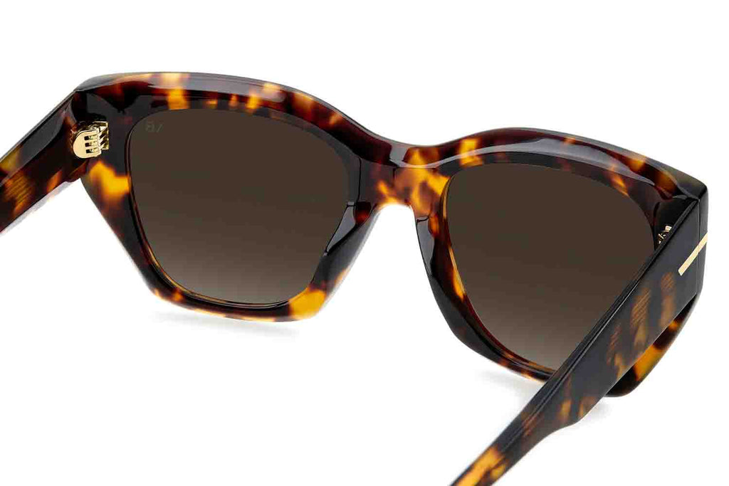 Victoria Beckham VB7017/S